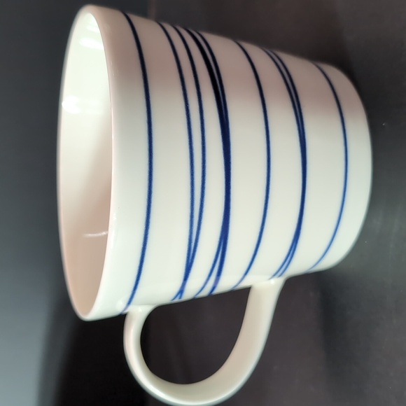 Royal Doulton Pacific set of 4 Blue/White Porcelain Coffee Cups. - Picture 7 of 11